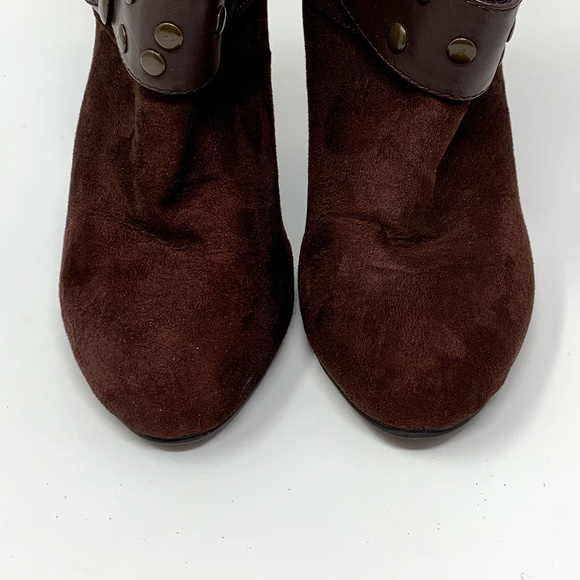 Unlisted Tucked Brown Faux Suede Booties Size 6.5 - Picture 3 of 8
